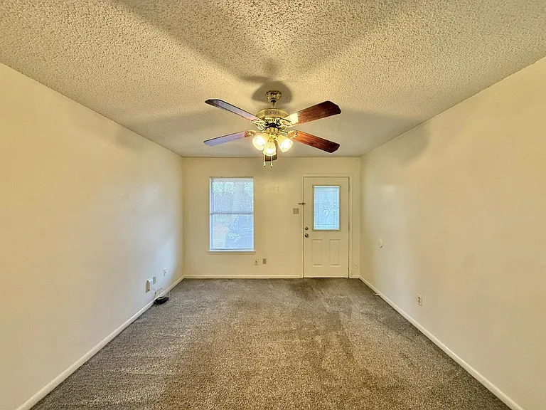 1708 Alpine Rd #C1 — Photo 2