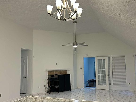 5th image of 717 Shore Dr