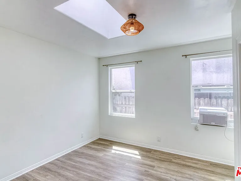 2127 Malcolm Ave — Photo 23