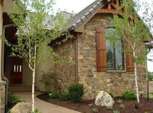 2849 W 137th Ter, Leawood, KS 66224