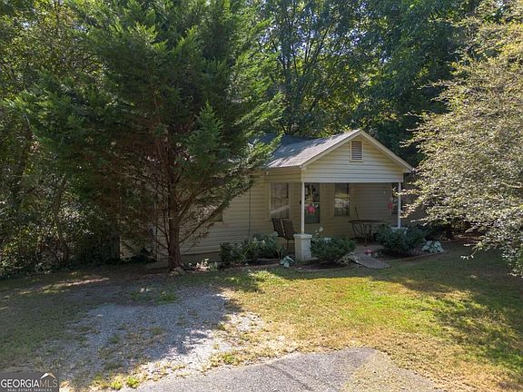 2nd image of 320 Pinecrest Rd