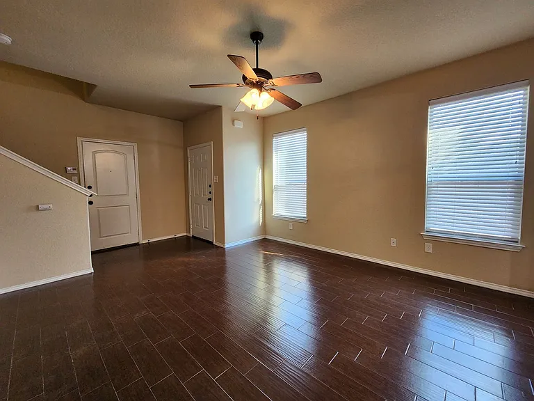 1032 Brown Rock Dr — Photo 5