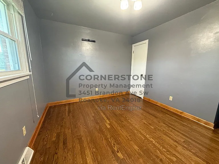 950 Palmer Ave — Photo 14