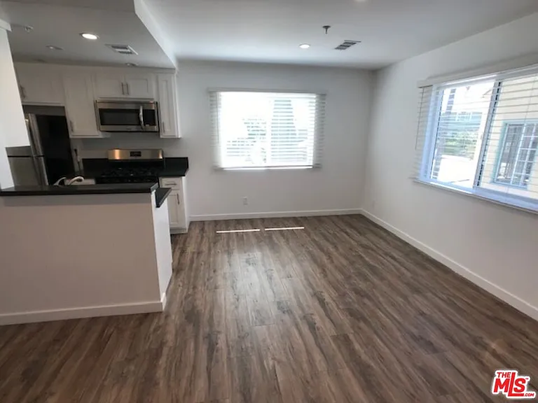 601 N Normandie Ave #6 — Photo 4