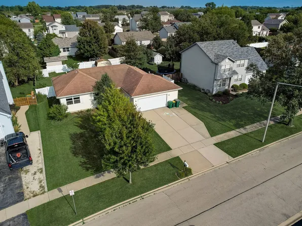 912 Redwood Dr, Elwood, IL 60421