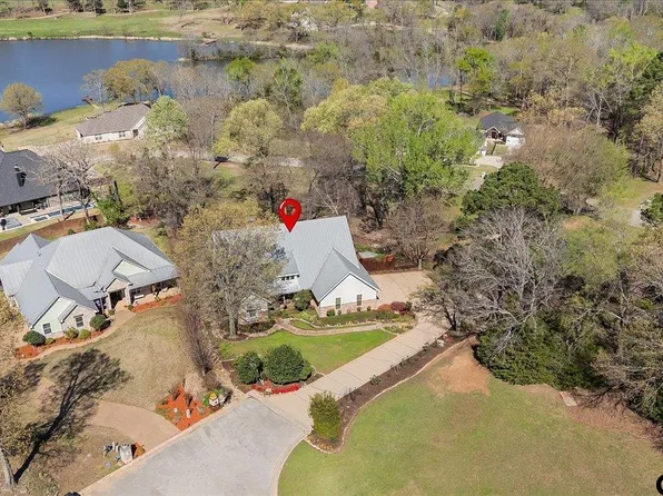 24050 Red Azalea Ln, Lindale, TX 75771