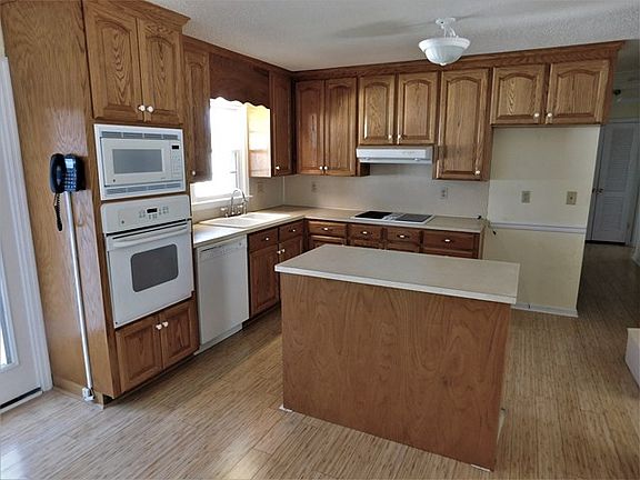 4th image of 805 Georgia Ave