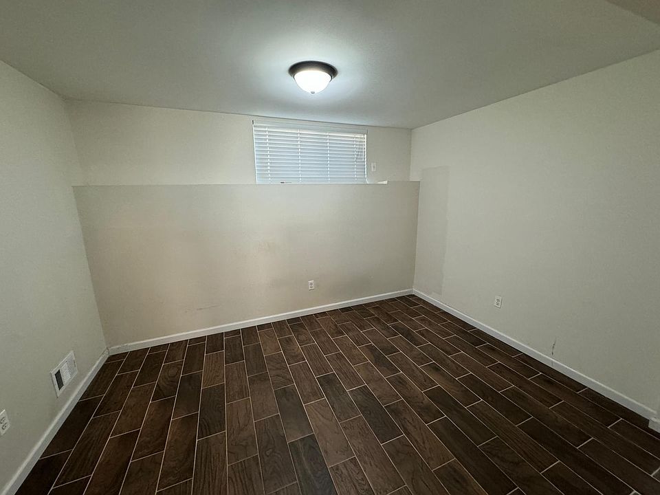 1st image of 90 Crabtree Ave #1