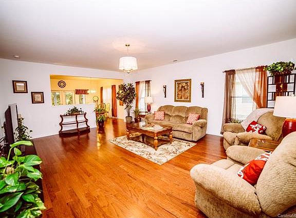 4th image of 824 Dantzler Ct