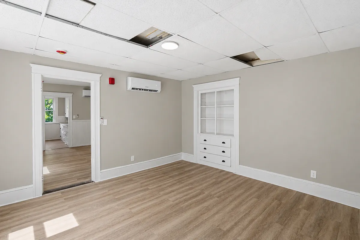 Building Photo - 387 Grove St