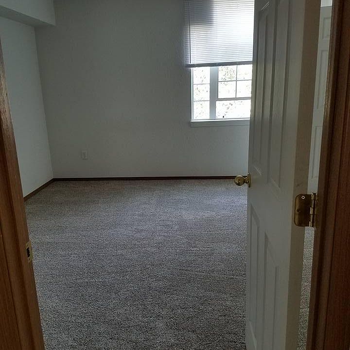 1st image of 211 Bentley Park Pl #B