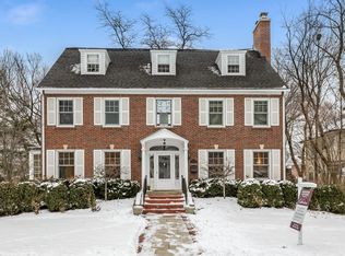 2323 Orrington Ave, Evanston, IL 60201