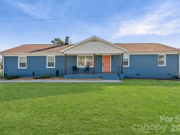 16808 Knoxwood Dr, Huntersville, NC 28078