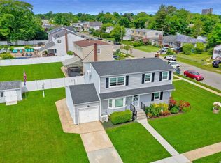 450 Hilda St, East Meadow, NY 11554