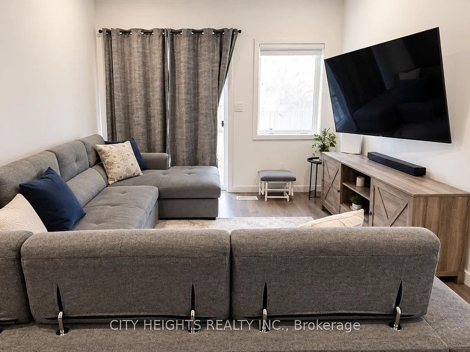 1st image of 370 Alberta St #1