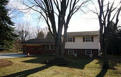 1st image of 80 Knollwood Dr