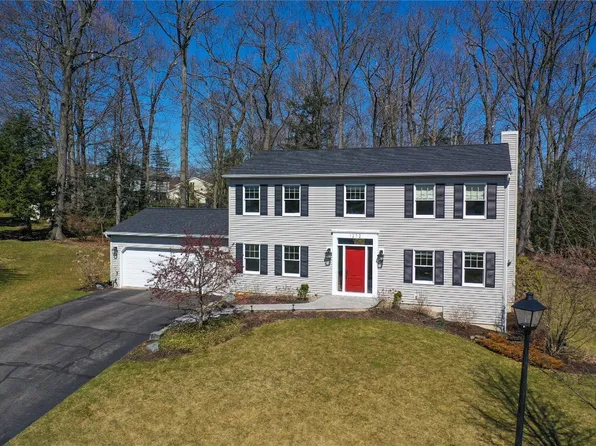 1272 Foxboro Ln, Endicott, NY 13760