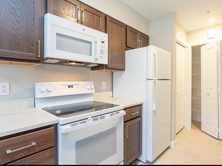 North Hillburn Apartments — Photo 4