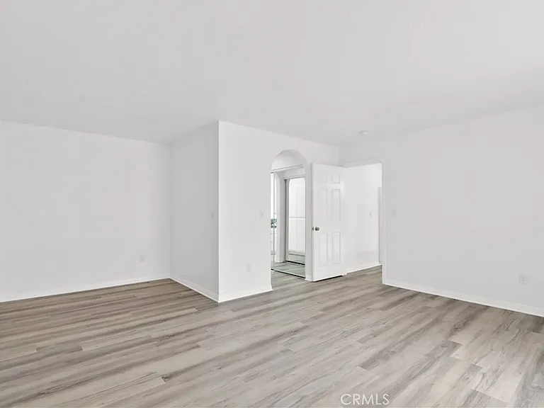 1052 Belmont Ave #B — Photo 10