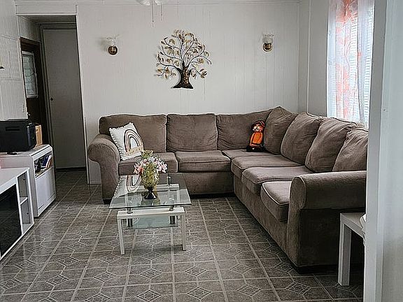 2nd image of 407 Cobalt Ave