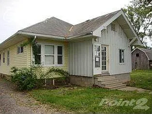 112 N West St photo 1