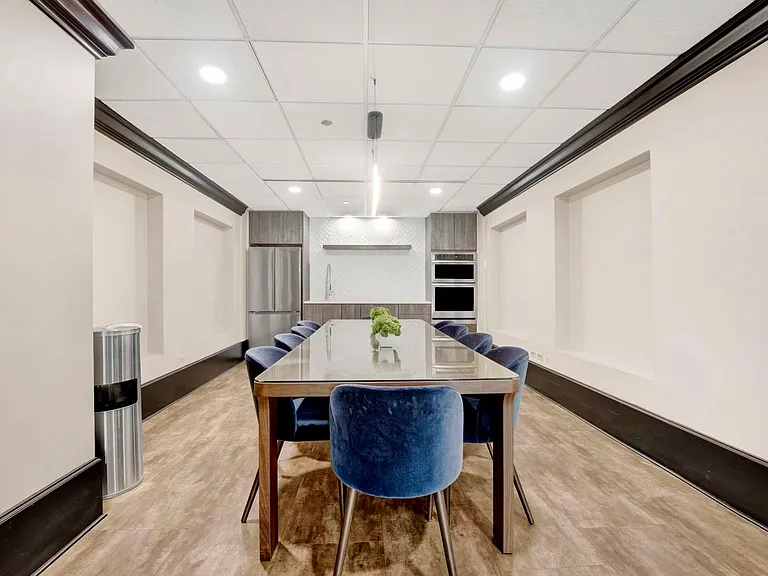 10 E Ontario St #2711 — Photo 17