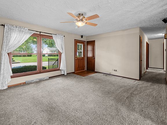 5th image of 201 Marlane Dr