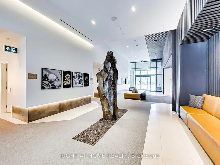 8868 Yonge St #208E — Photo 10