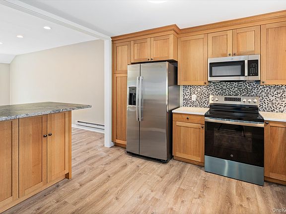 5th image of 293 Heritage Hills #B