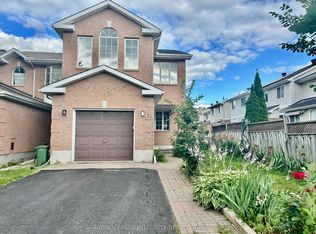 19 Cohen Ave, Ottawa, ON K2L 4E9
