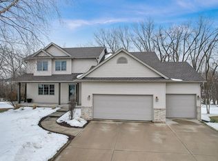 707 Lochmoore Dr, Waunakee, WI 53597