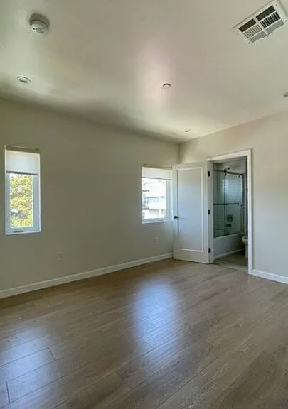 5230 1/2 Satsuma Ave — Photo 16