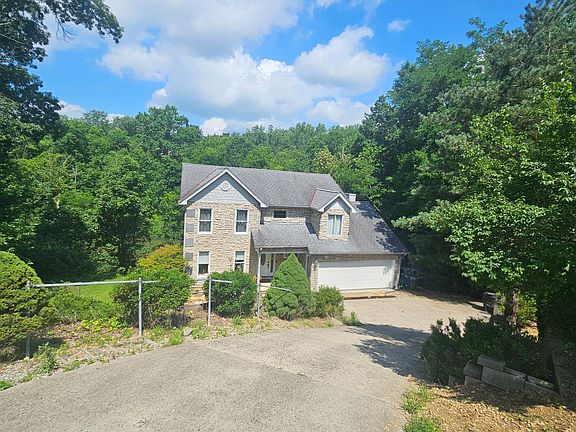 2nd image of 1738 Brookridge Circle Dr