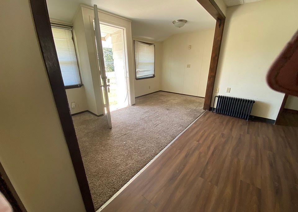 2nd image of 451 N Main St