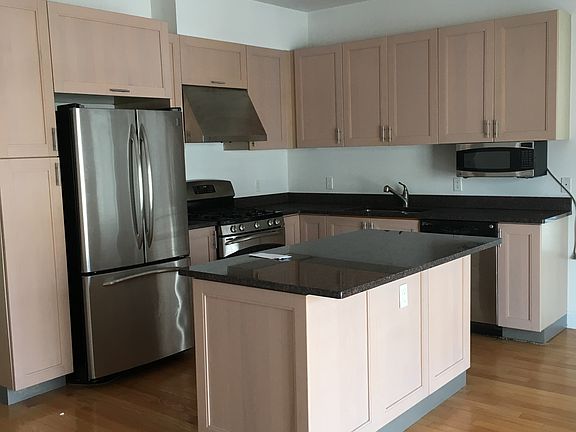 5th image of 322 Soundview Ln Floor 2