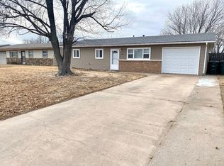 1217 Sunnyside Ave, Dodge City, KS 67801