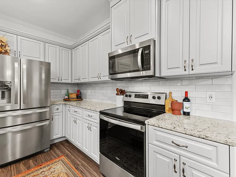 975 Newburn Dr — Photo 20
