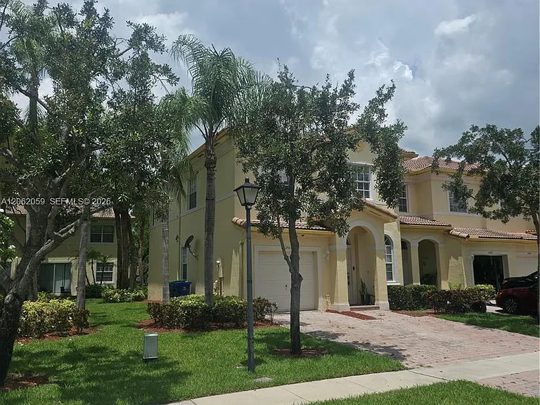 2584 SW 84th Ter #101 — Photo 3