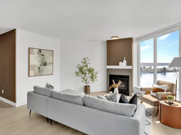 1135 Quayside Dr #1503, New Westminster, BC V3M 6J4