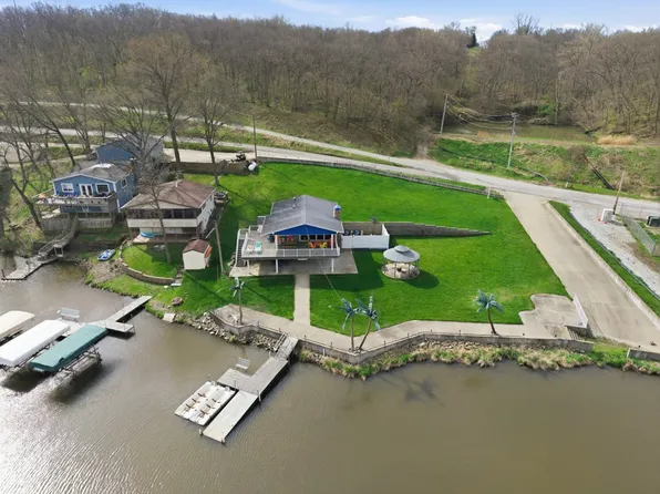 8314 Lakeshore Dr, Dexter, IA 50070