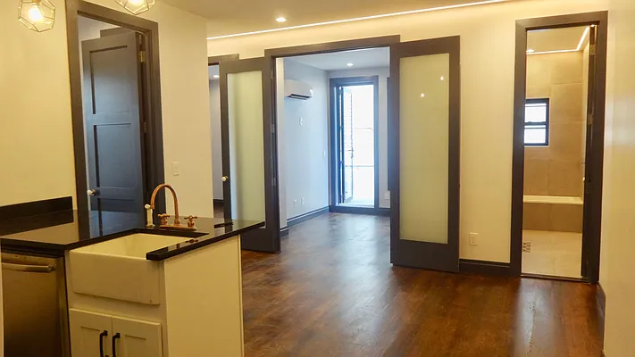 Rented by Grand & Co. | media 52