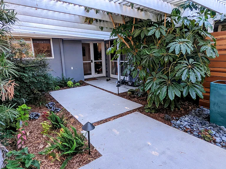 Cozycroft Ave — Photo 6