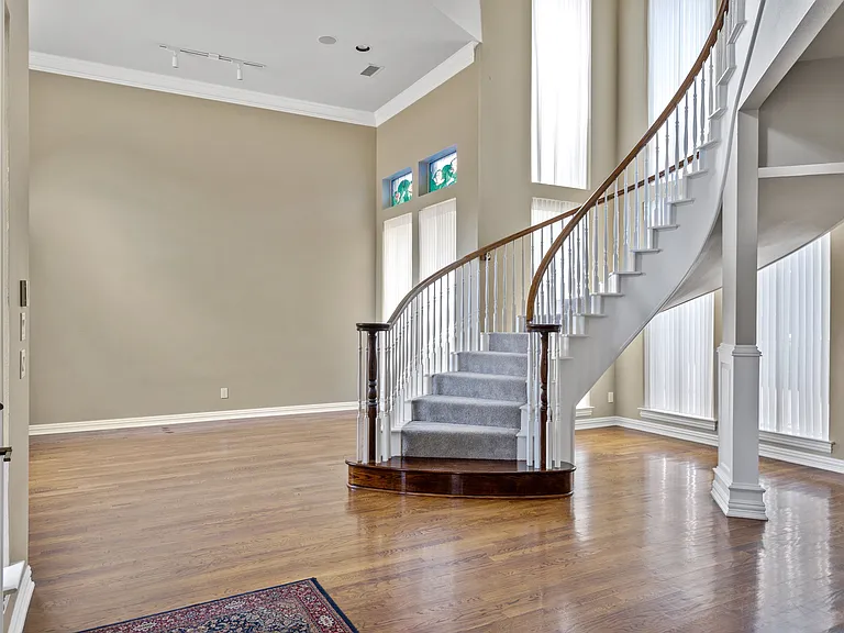3705 Country Oak Ct — Photo 4