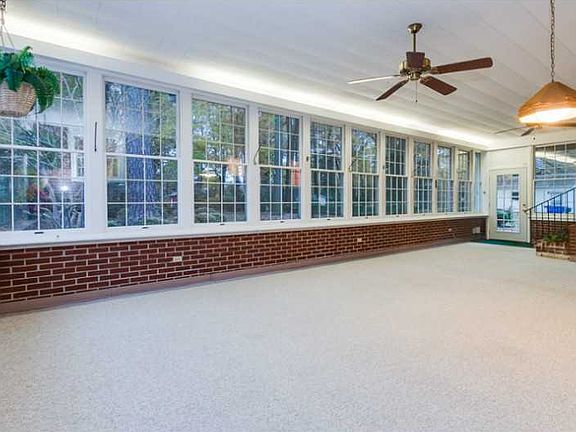 3rd image of 29 Robinson Dr