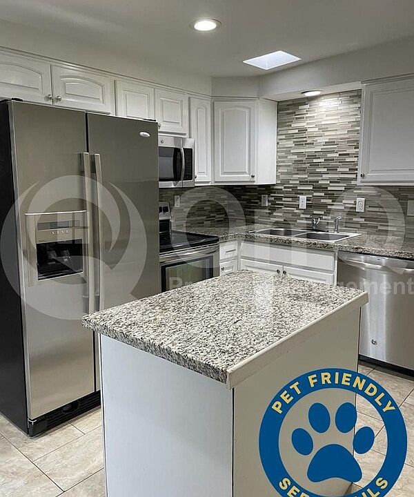 1st image of 2738 N Cortez Pl