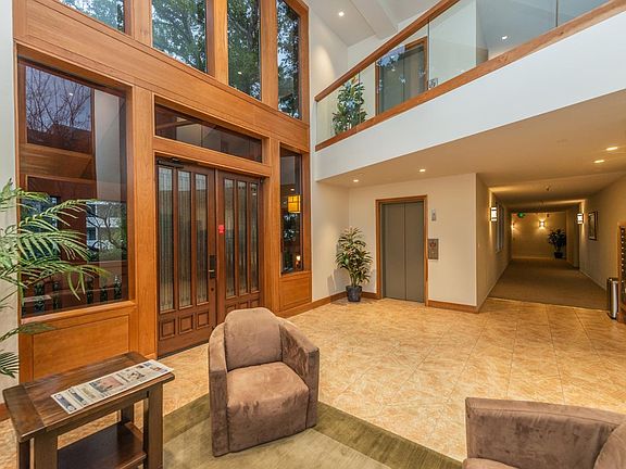 3rd image of 1435 Bellevue Ave APT 208