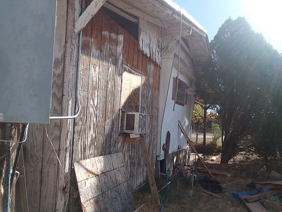 4th image of 19280 E Spencer St