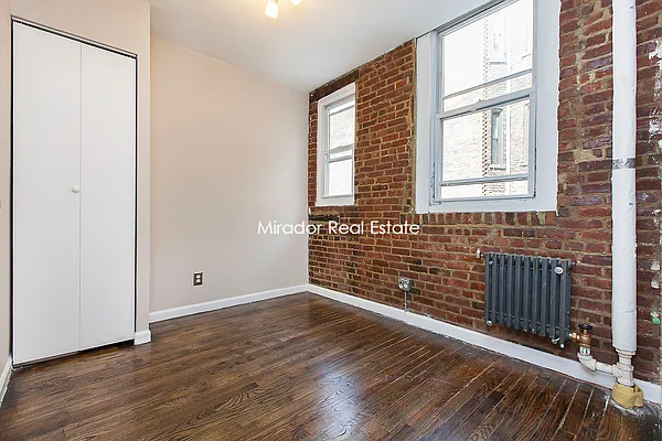 Rented by Mirador Real Estate | media 21