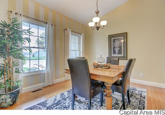 5th image of 22709 White Oaks Ln