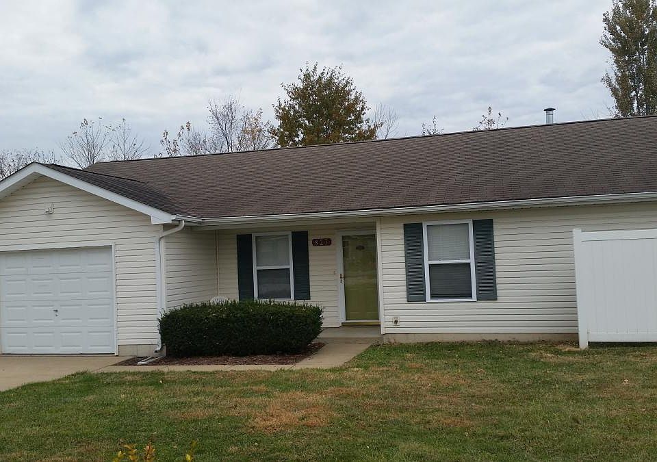 3 Bd Duplex w/garage